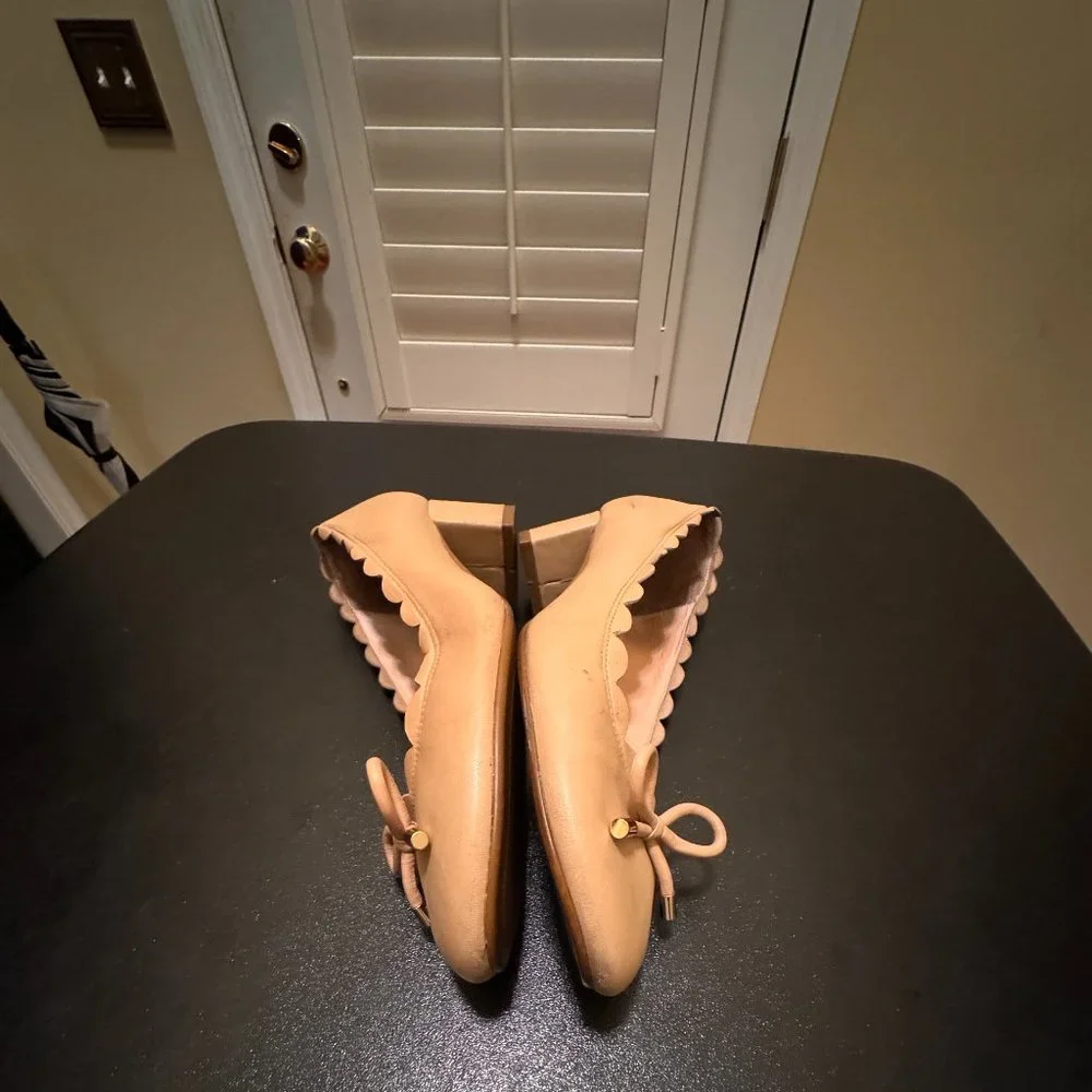 Kate Spade size 7.5 leather pumps Yasmin leather scalloped block heel pumps nude